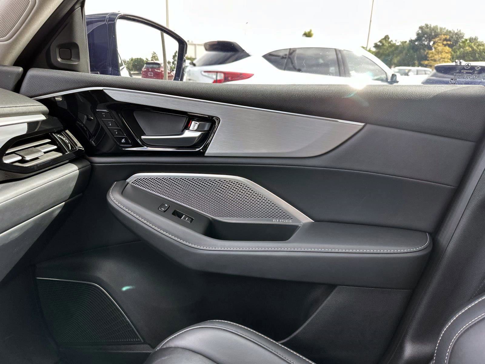 2023 Acura MDX SH-AWD Technology photo 23