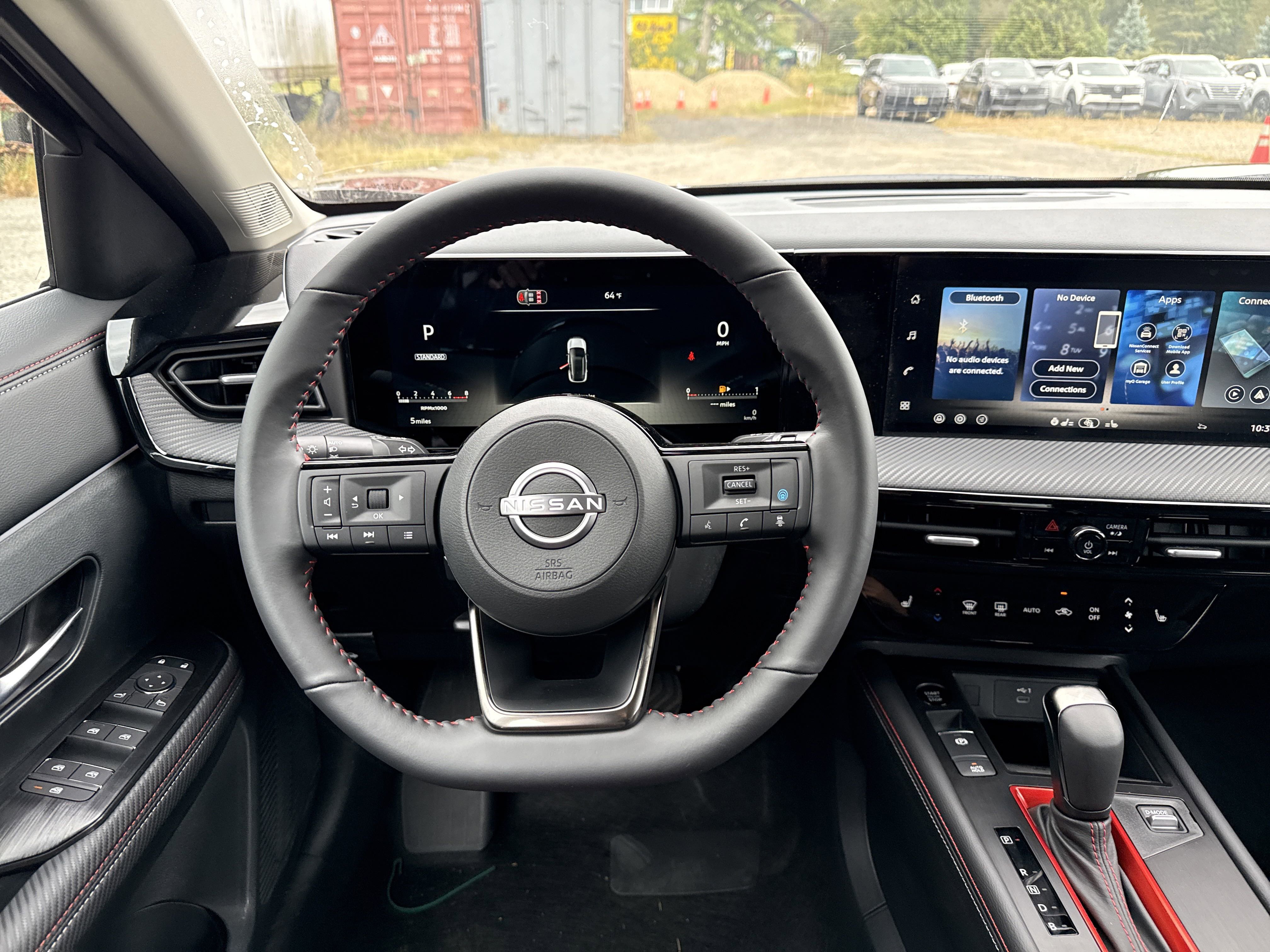 2026 Nissan Kicks SR photo 3