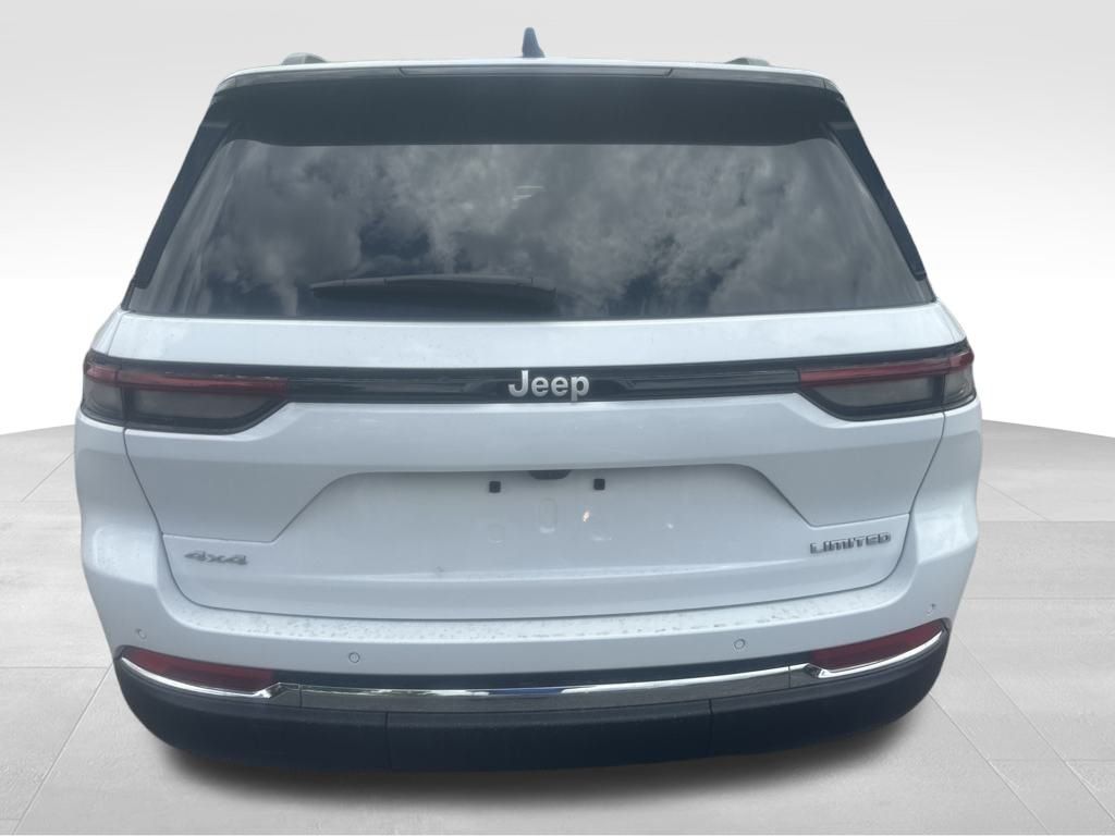 2025 Jeep Grand Cherokee Limited photo 13