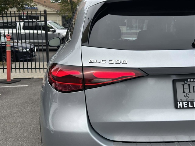 2025 Mercedes Benz GLC 300 4MATIC photo 11
