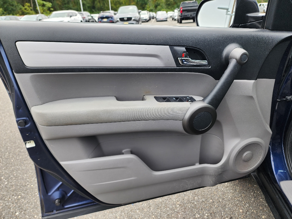 2011 Honda CR-V LX photo 22