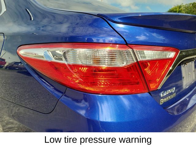 2016 Toyota Camry SE photo 6