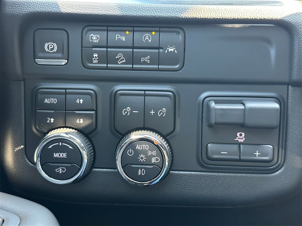 2025 Chevrolet Suburban High Country photo 31