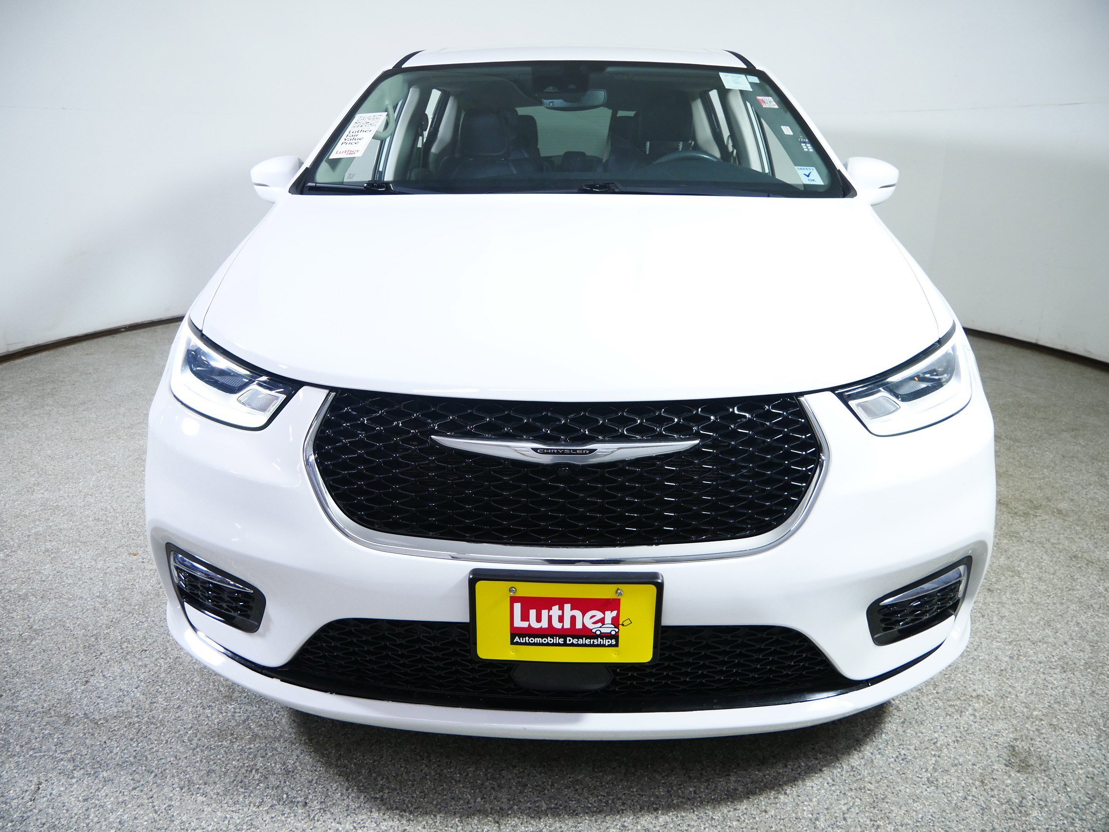 Used 2022 Chrysler Pacifica Hybrid Touring L with VIN 2C4RC1L76NR137048 for sale in Brooklyn Center, Minnesota