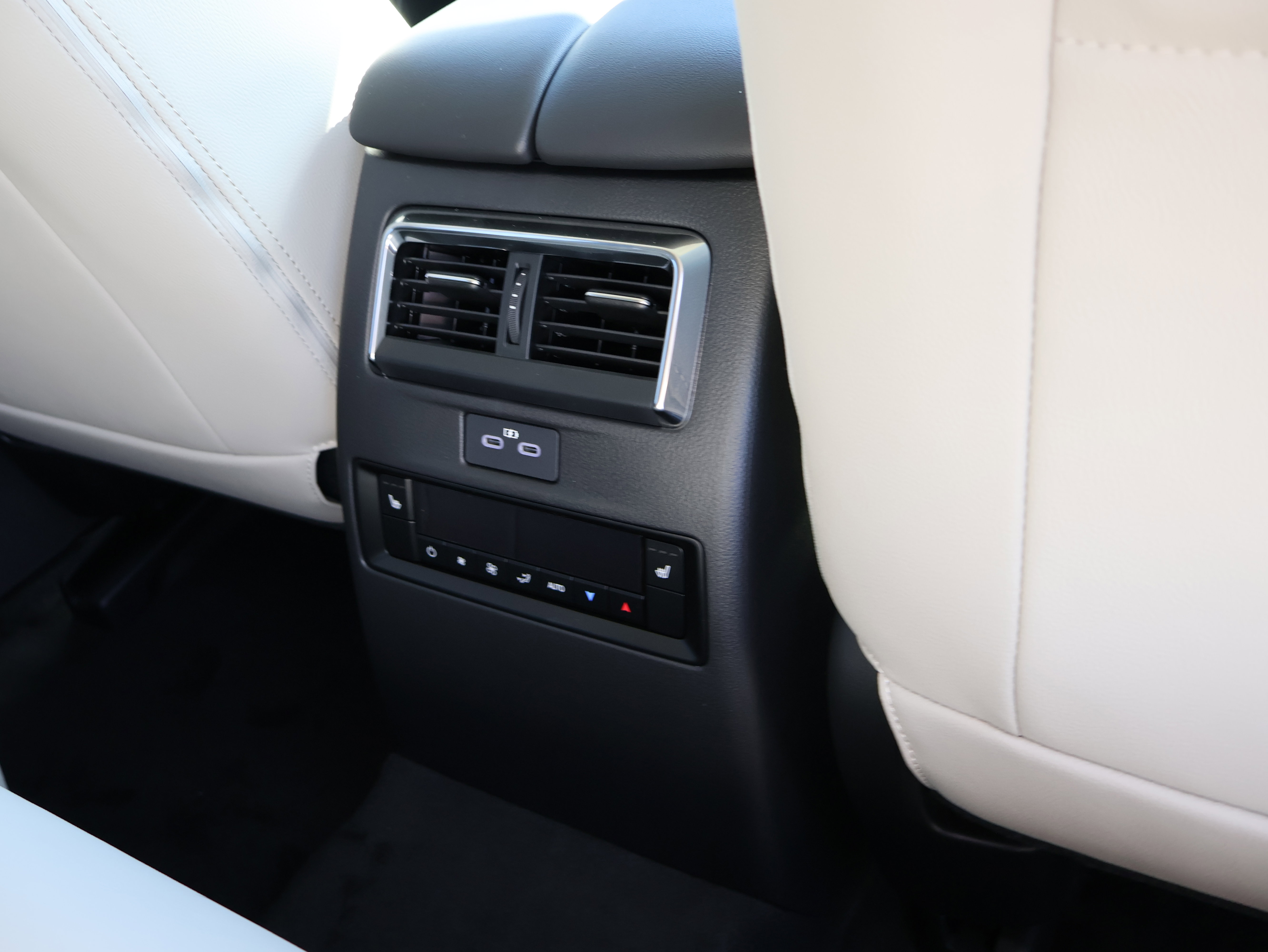 2026 Mazda CX-90 Preferred photo 7