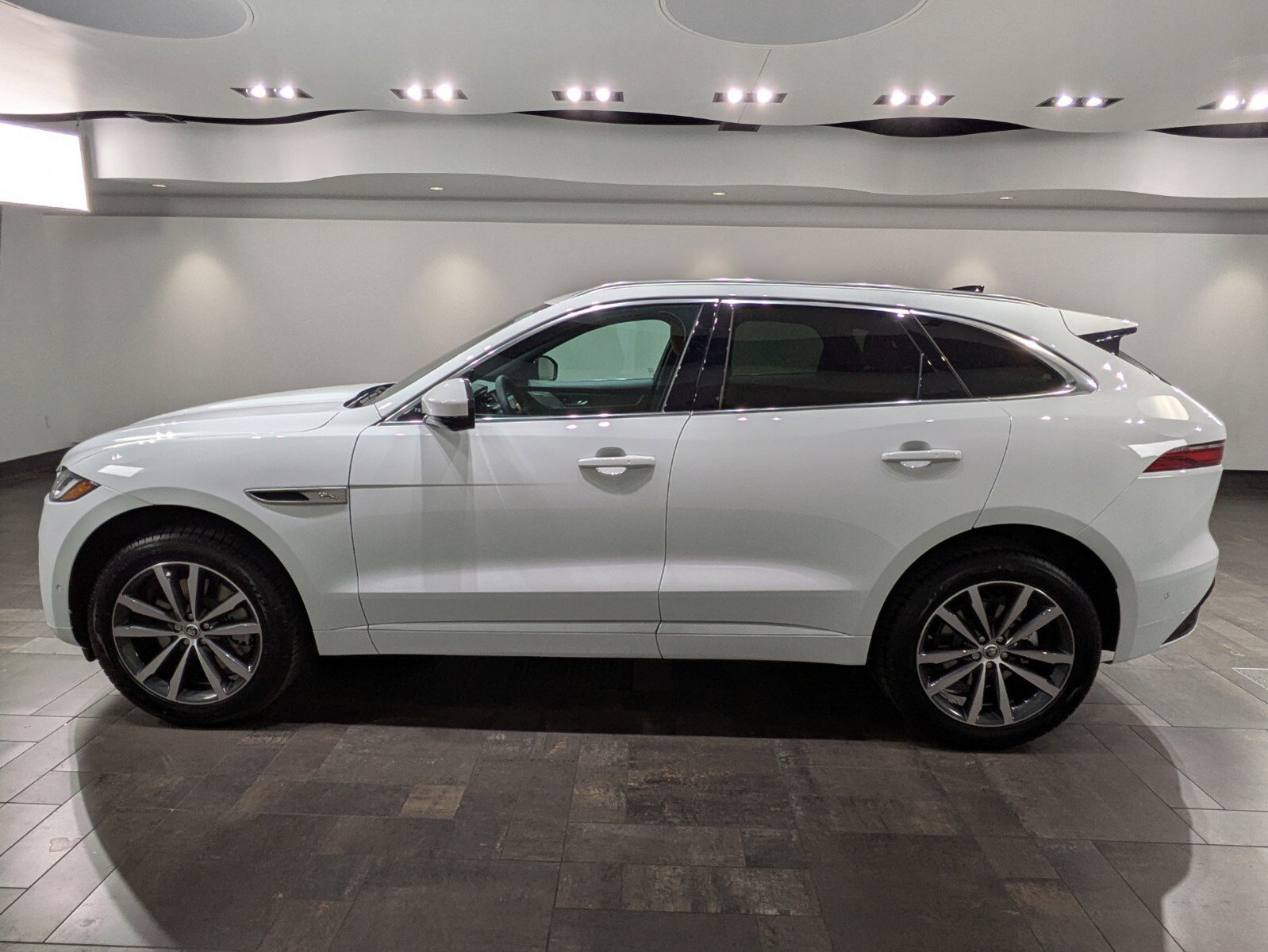 2026 Jaguar F-PACE P250 R-Dynamic S photo 3