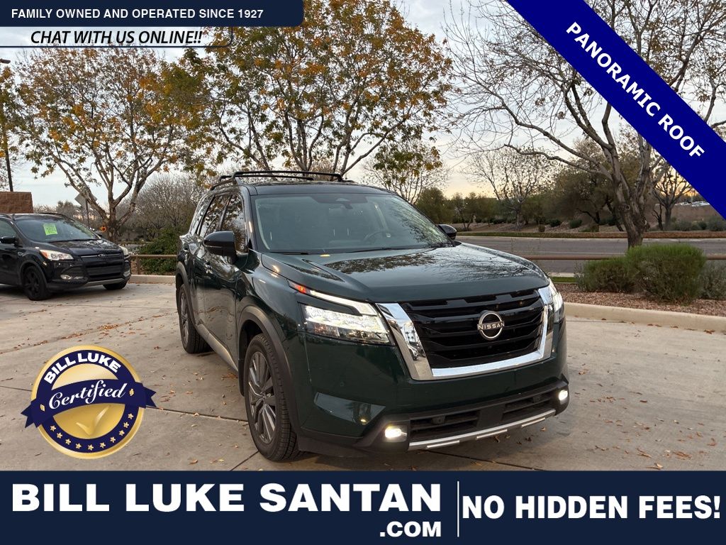 2022 Nissan Pathfinder SL's photo