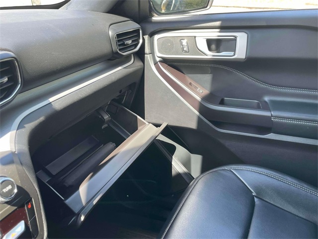 2020 Ford Explorer XLT photo 30