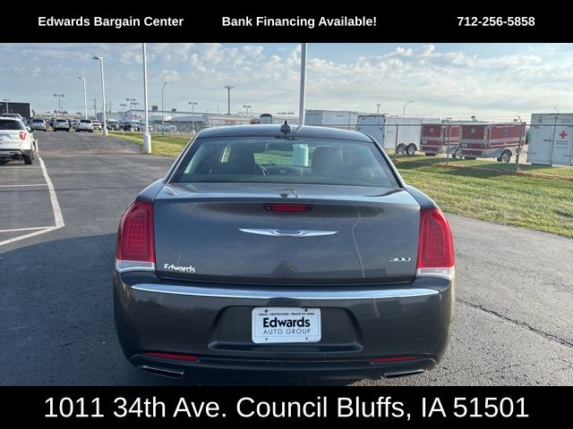 2020 Chrysler 300 Touring photo 6