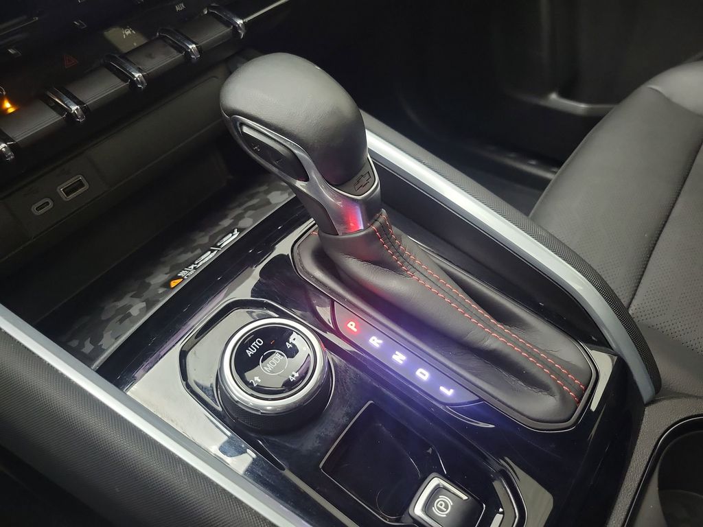 2023 Chevrolet Colorado Z71 photo 14