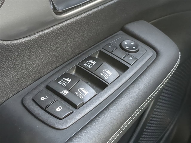 2026 Chrysler Pacifica photo 24