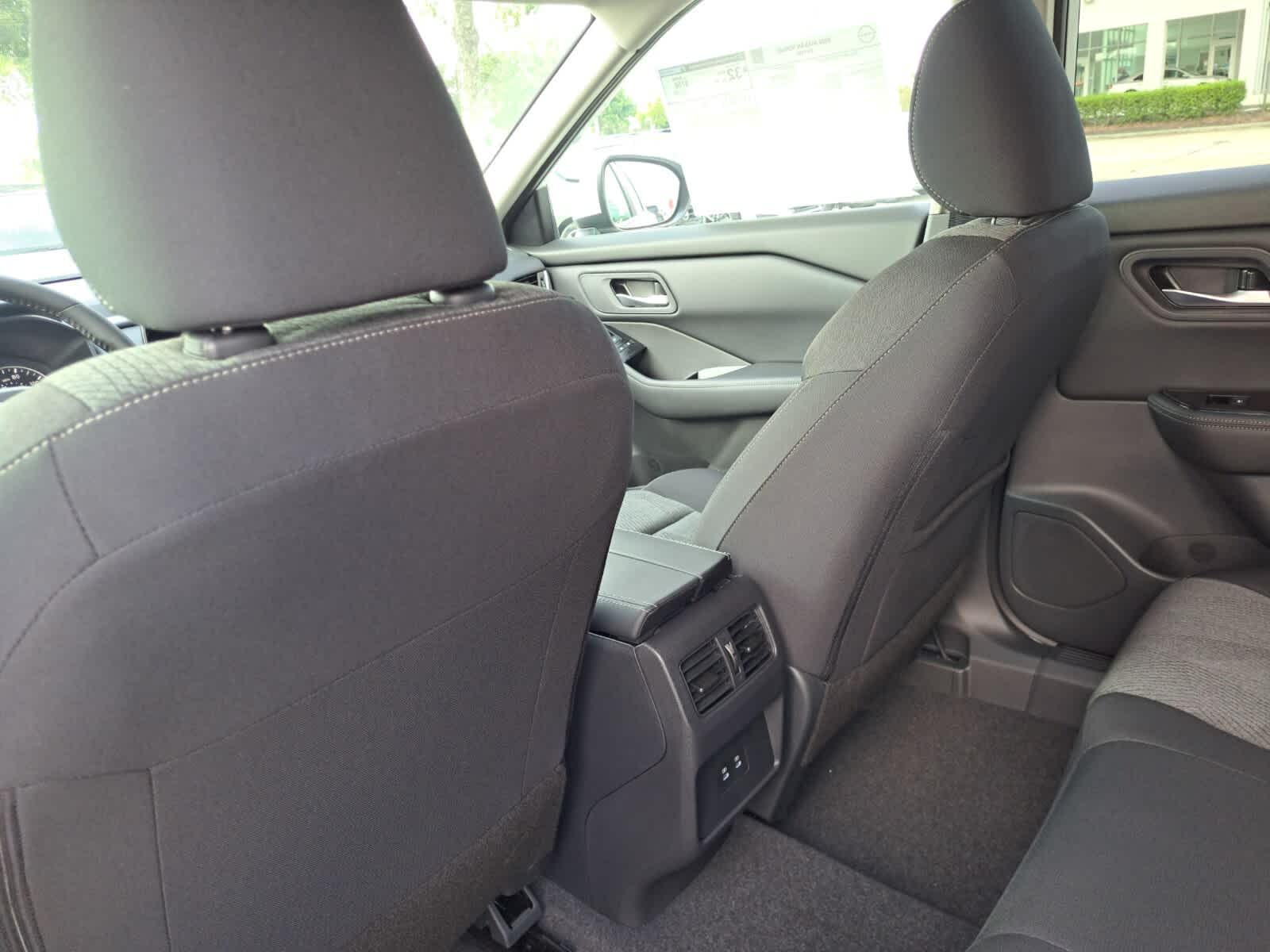 2026 Nissan Rogue SV photo 20