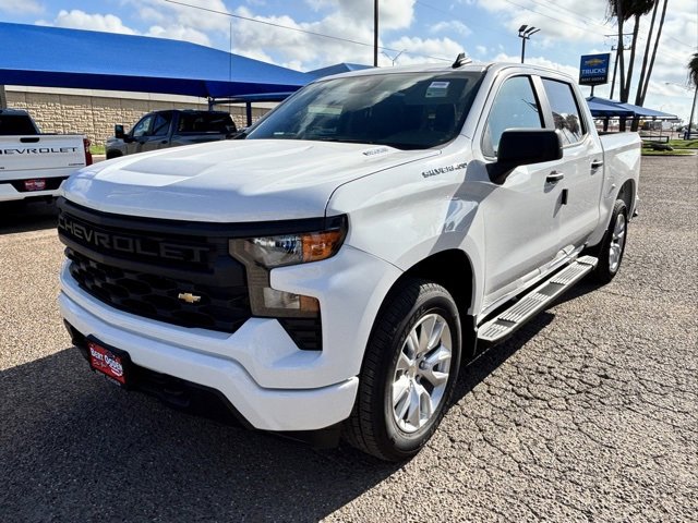 2026 Chevrolet Silverado 1500 Custom photo 3