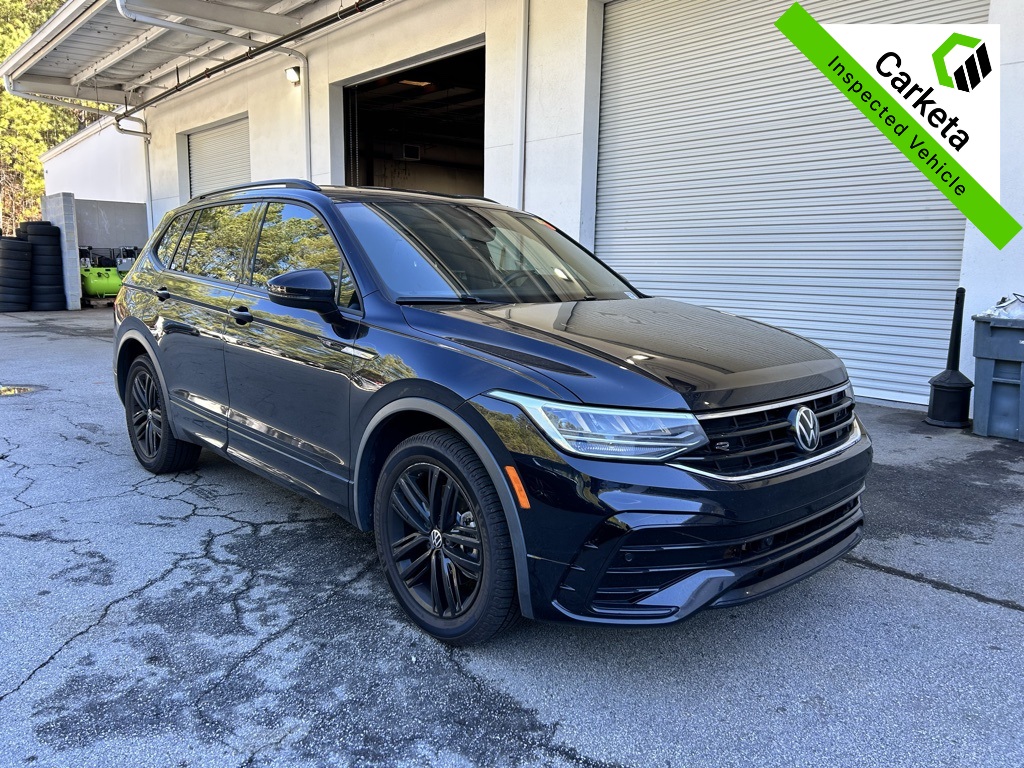 2022 Volkswagen Tiguan SE R-LINE BLACK's photo