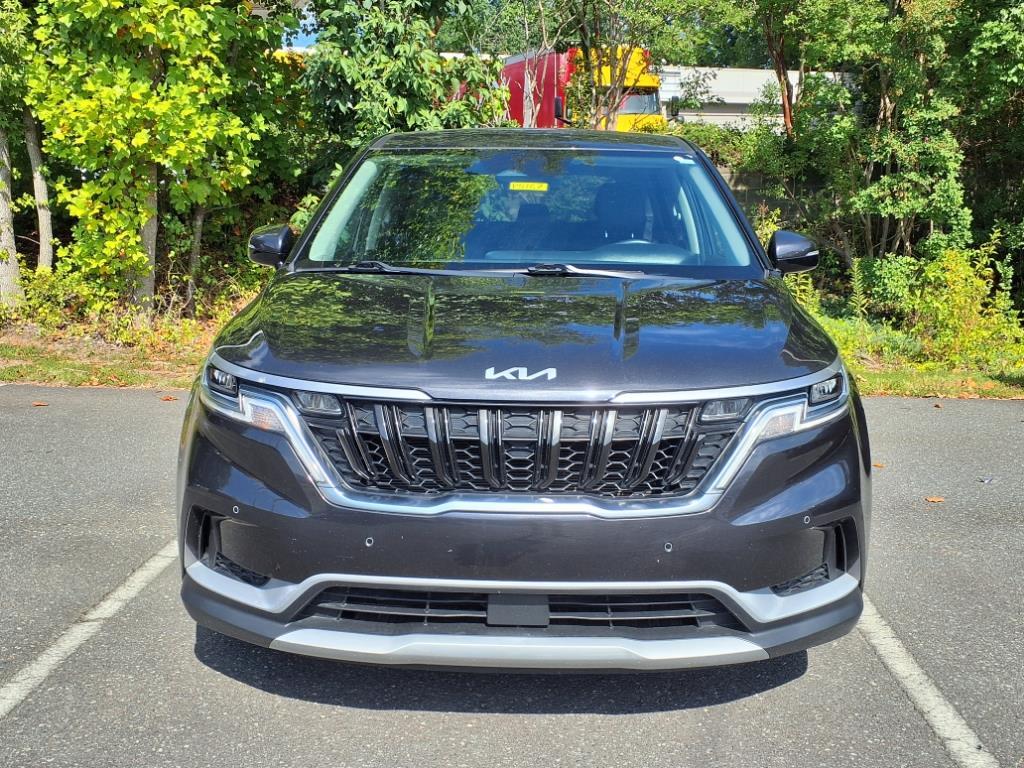 2022 Kia Carnival EX photo 2
