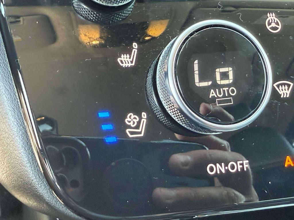 2022 Infiniti QX60 Luxe photo 11