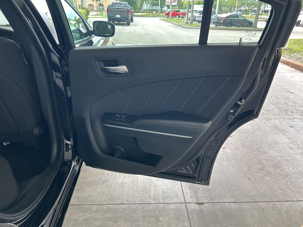 2023 Dodge Charger SXT photo 25