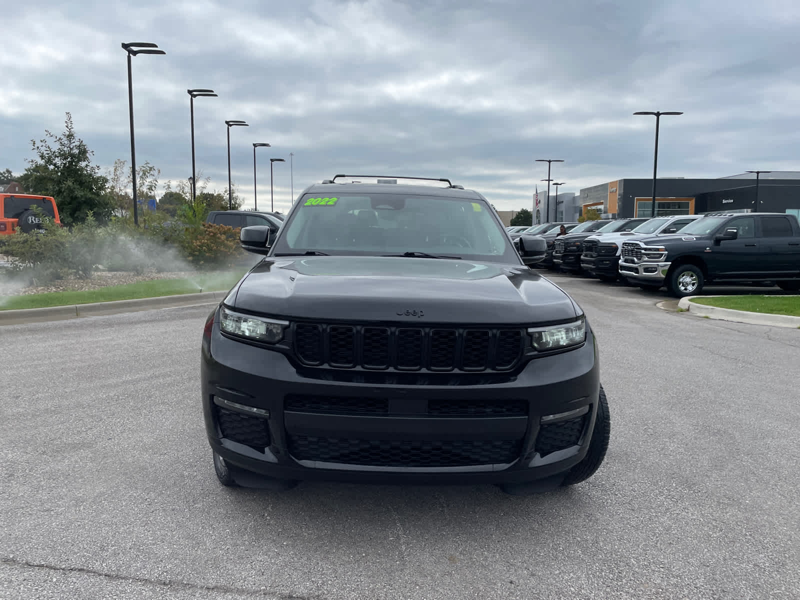 2022 Jeep Grand Cherokee Limited photo 2