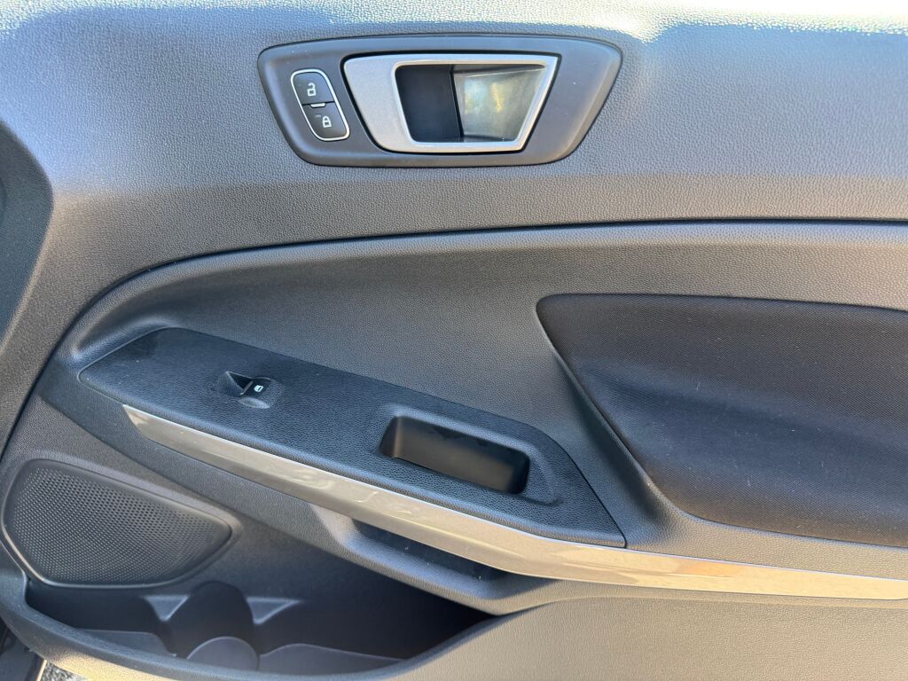 2020 Ford EcoSport SE photo 21
