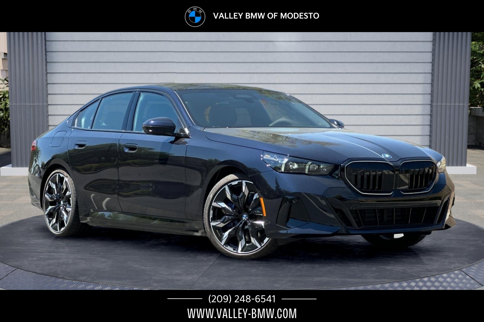 2026 BMW 5 Series 550e's photo