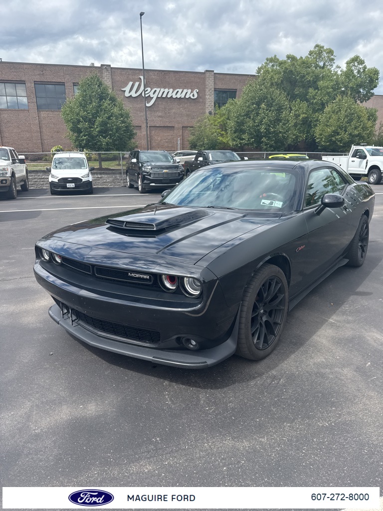2016 Dodge Challenger SXT photo 3