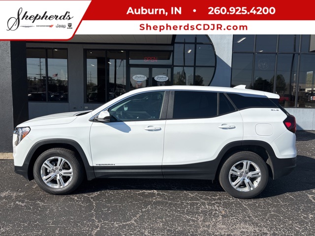 2024 GMC Terrain SLE's photo