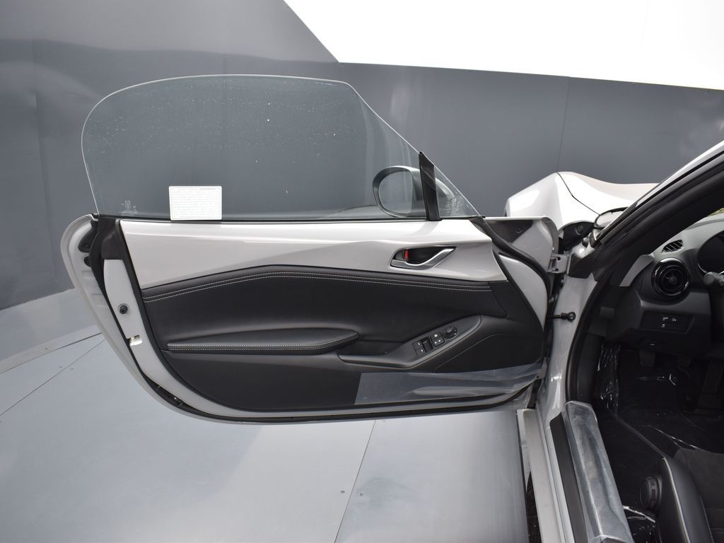 2025 Mazda MX-5 Miata Miata photo 7