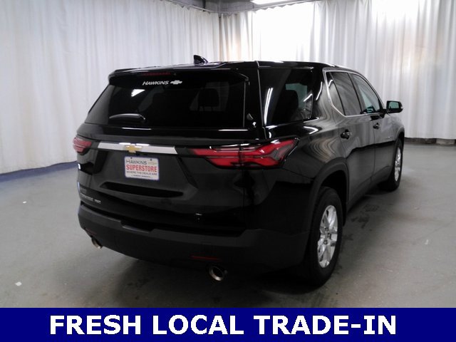 2023 Chevrolet Traverse LS photo 2