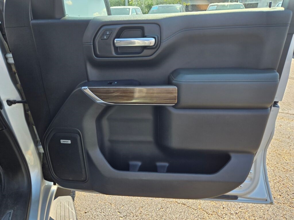 2020 Chevrolet Silverado 1500 RST photo 3