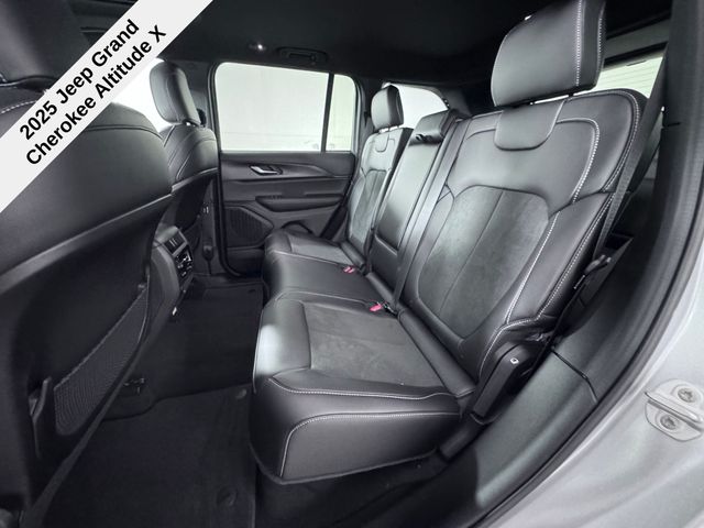 2025 Jeep Grand Cherokee Altitude X photo 14