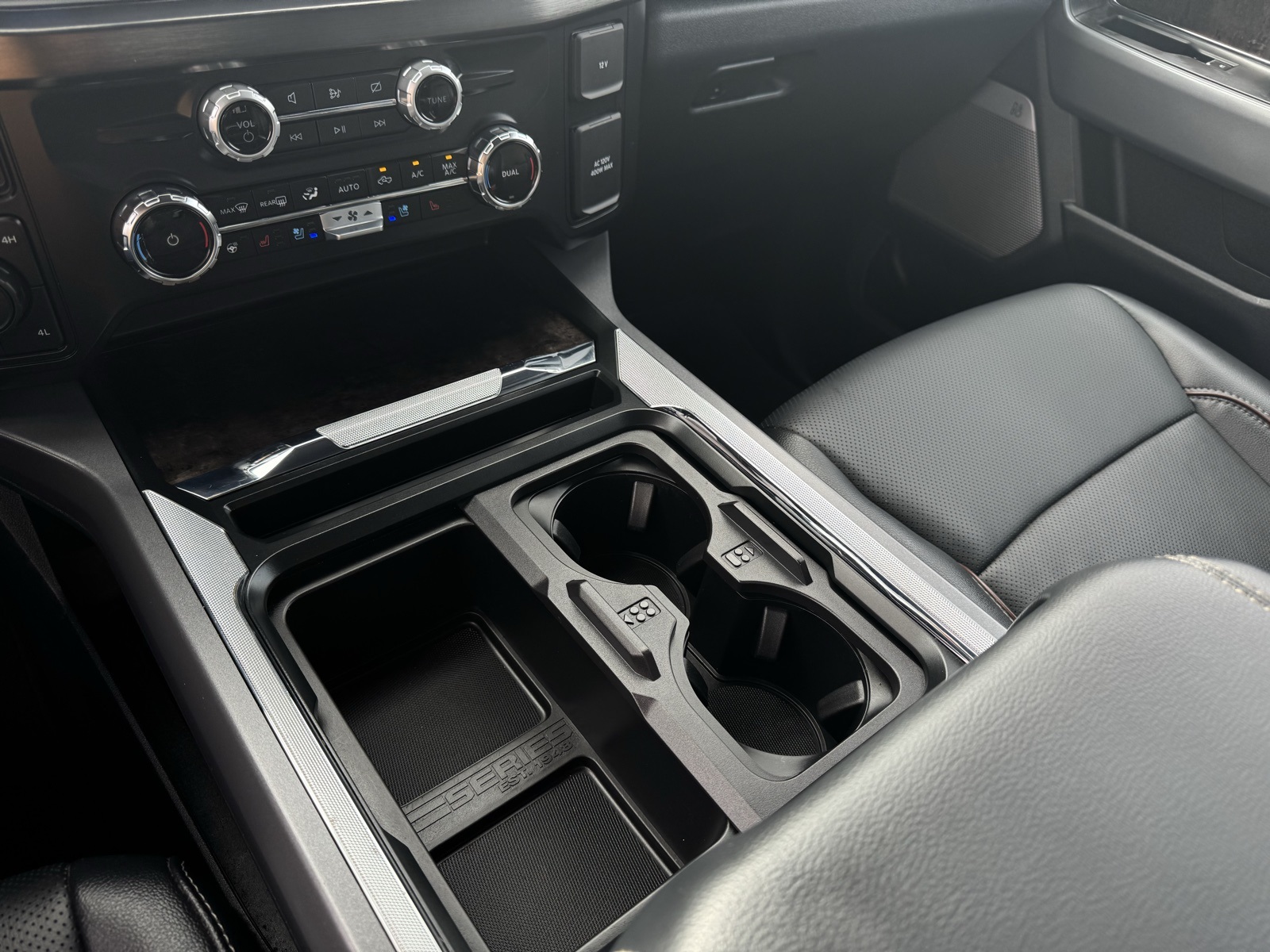 2024 Ford F-350 photo 24