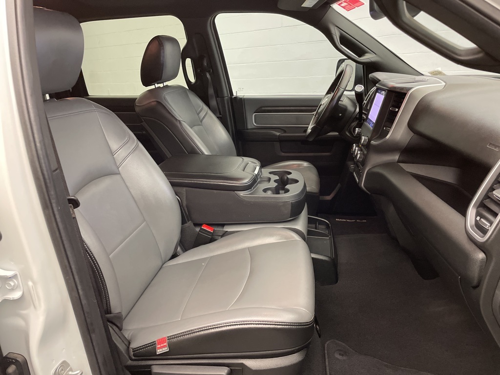 2022 Ram 3500 SLT photo 19