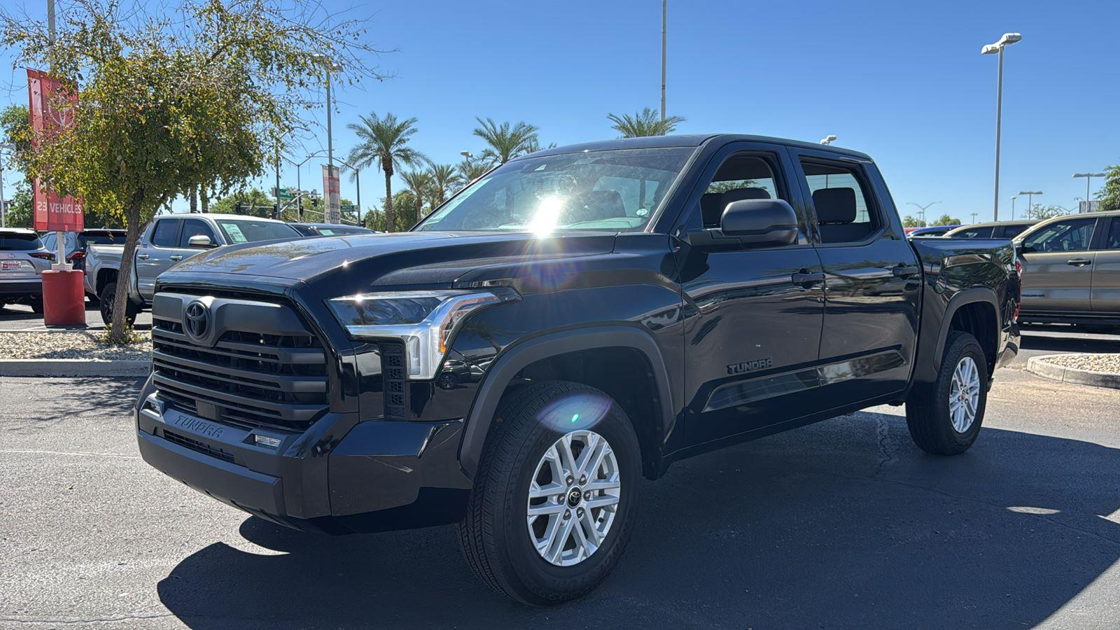 2024 Toyota Tundra SR5 CrewMax photo 3