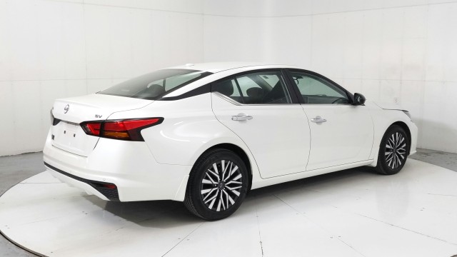 Used 2024 WHITE Nissan 2.5 SV image 6