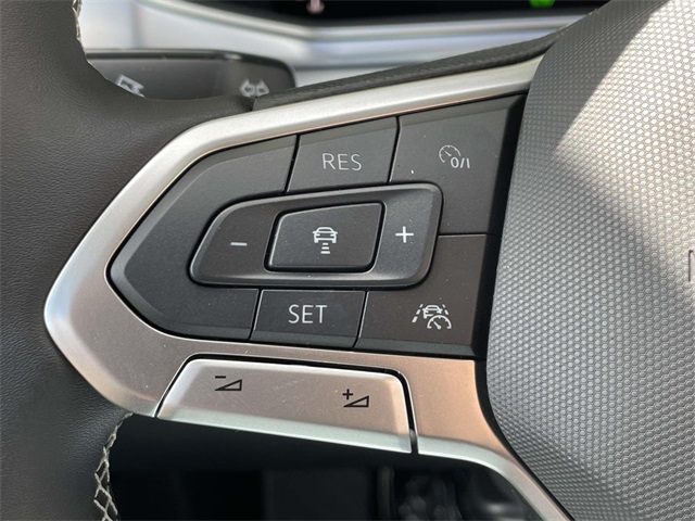2025 Volkswagen Taos SE photo 26