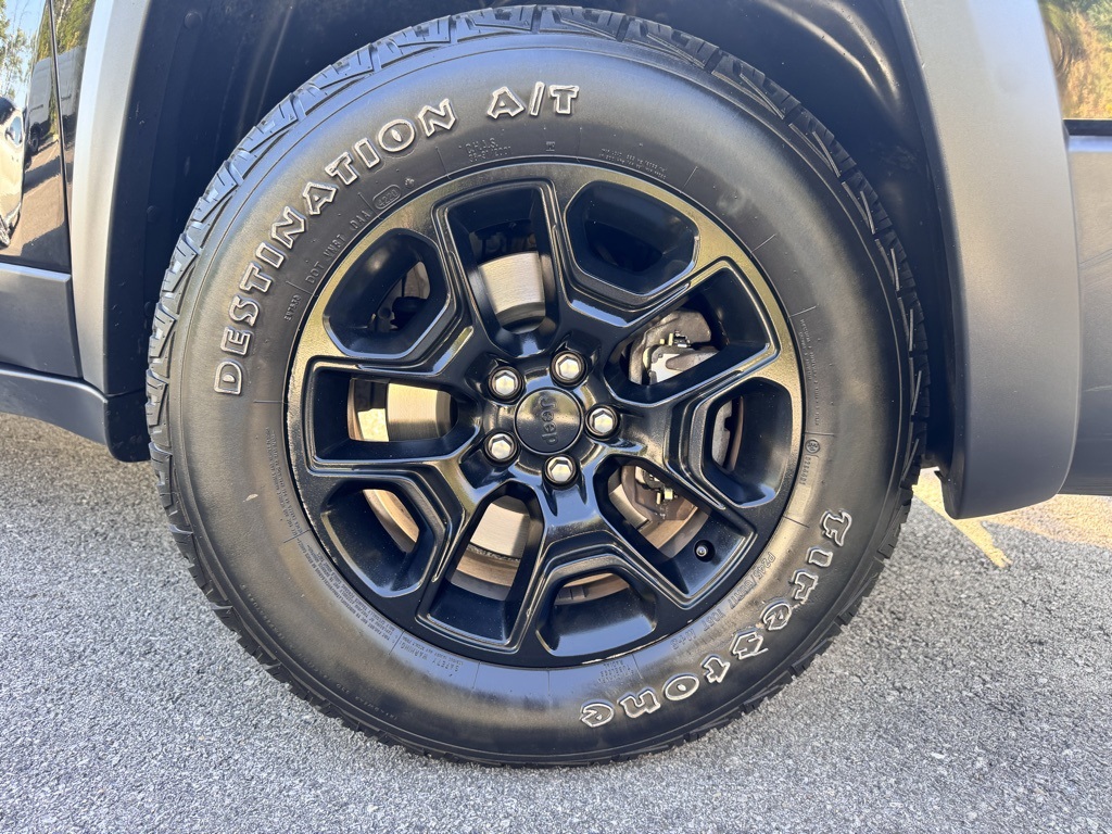 2019 Jeep Cherokee Trailhawk photo 13