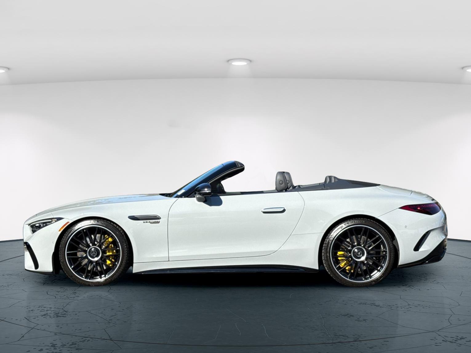 2022 Mercedes Benz SL 63 AMG photo 3