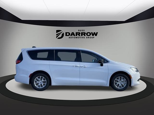 2025 Chrysler Voyager LX photo 3