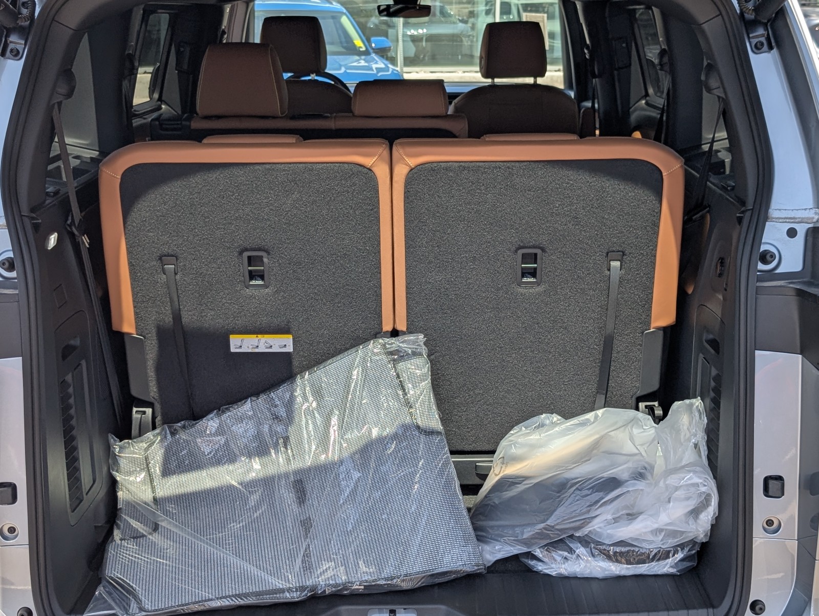 New 2025 Metro Silver Metallic Volkswagen Pro S image 24