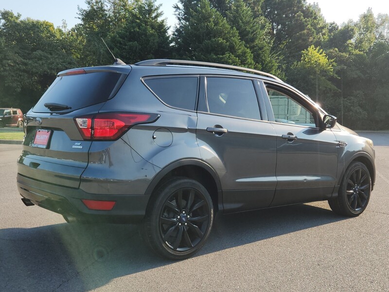 2019 Ford Escape SE photo 3