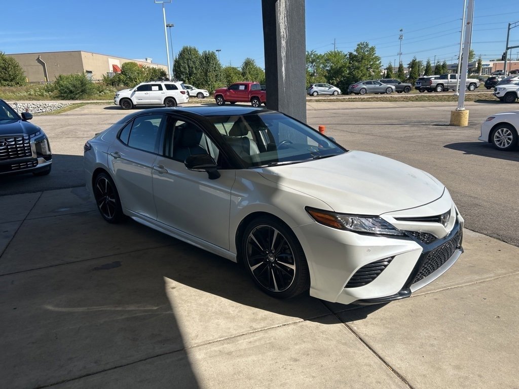 2018 Toyota Camry XSE V6 photo 2