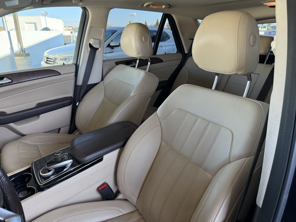 2019 Mercedes Benz GLE 400 4MATIC photo 4