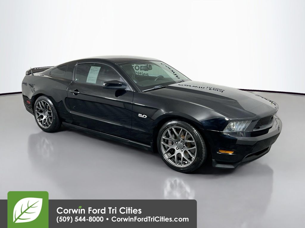 2012 Ford Mustang GT Premium's photo