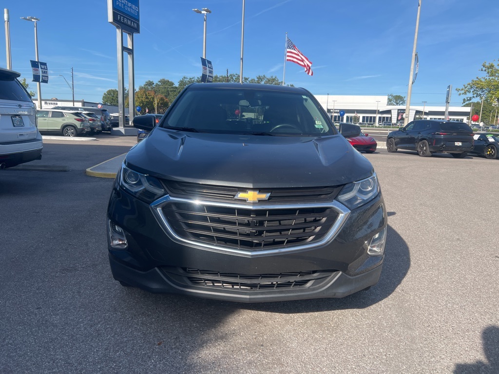 2018 Chevrolet Equinox LT photo 2