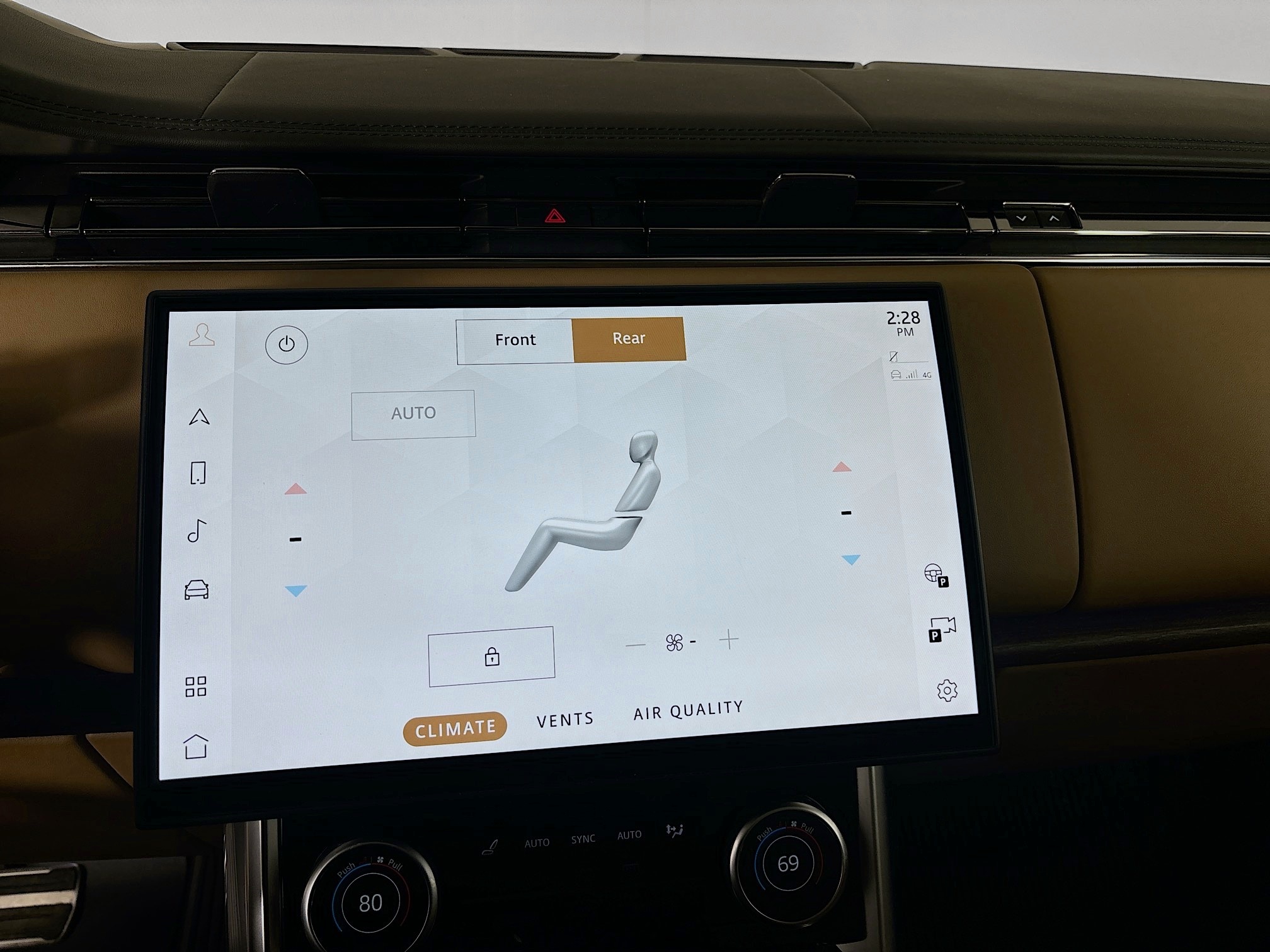 2023 Land Rover Range Rover SE photo 24