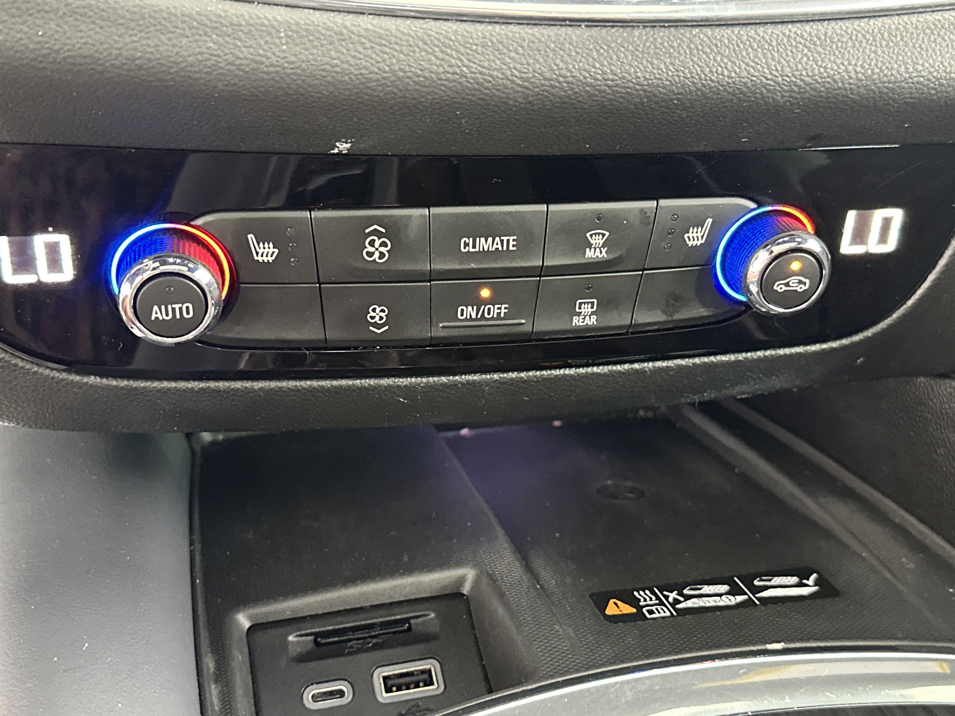 2023 Buick Enclave Essence photo 12