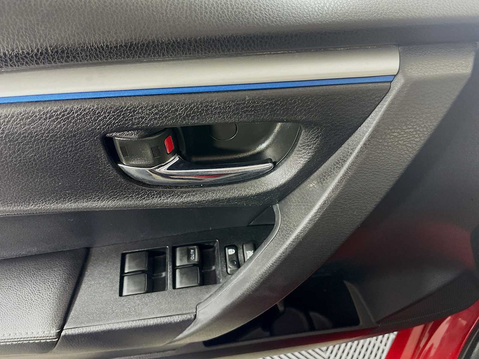 2015 Toyota Corolla Plus photo 15