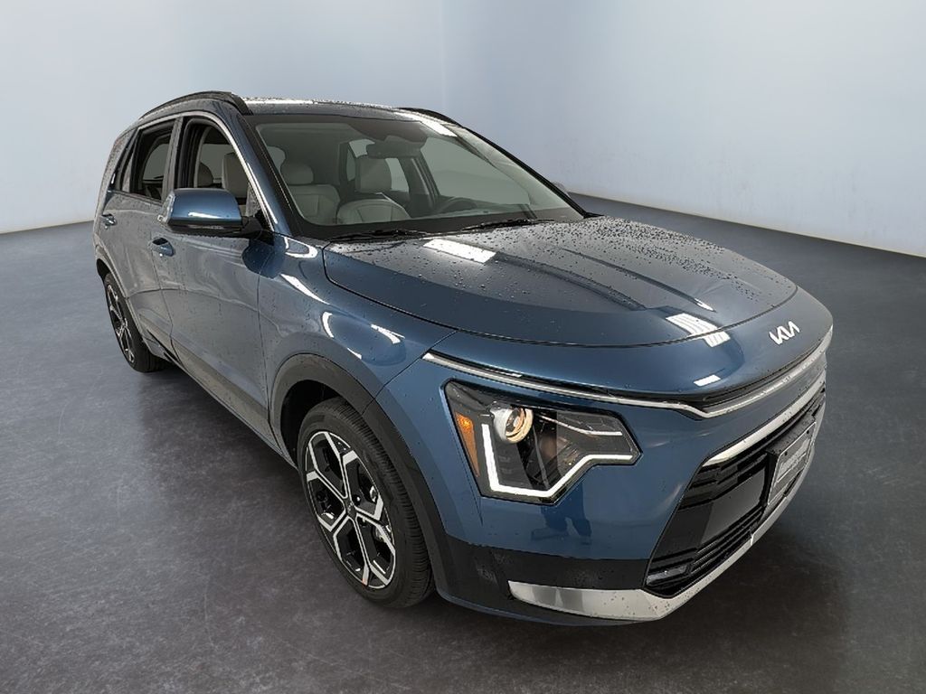 2025 Kia Niro EX Touring's photo