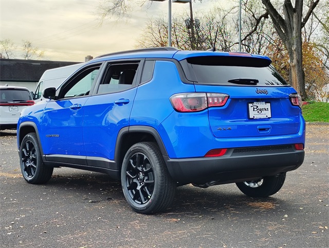 2026 Jeep Compass Latitude photo 4