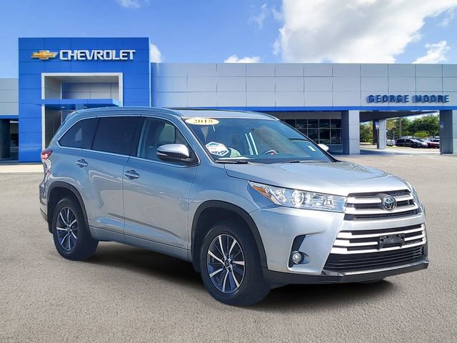 2018 Toyota Highlander SE's photo